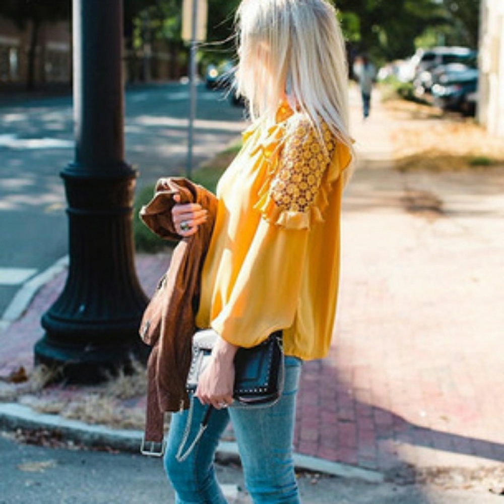 🌿LAST ONE🌿VIVA | Keyhole Front Frill Trim Blouse - Picture 2 of 8